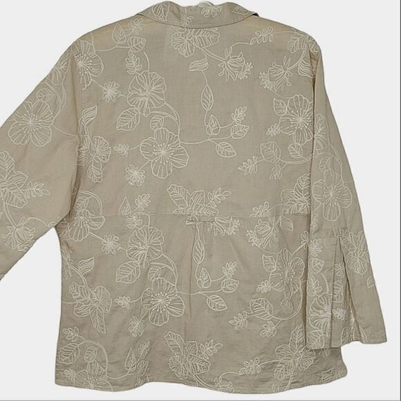 JH Collectibles Toupe Floral Embroidered 3/4 Sleeve Button Down Blouse Size L - Picture 2 of 9